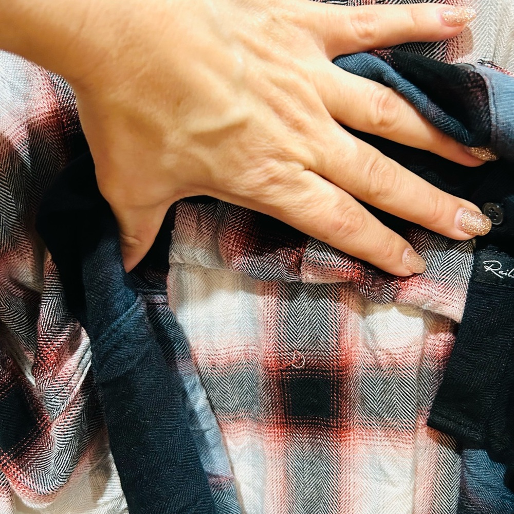 RAILS Hunter Ivory Smoke Dip Dye Flannel Button Down Relaxed Cozy Size M - Picture 10 of 10